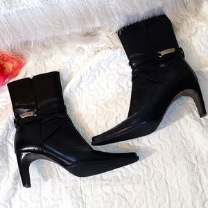 !Gorgeous! Kenneth Cole New York black pointy toe boots size 9